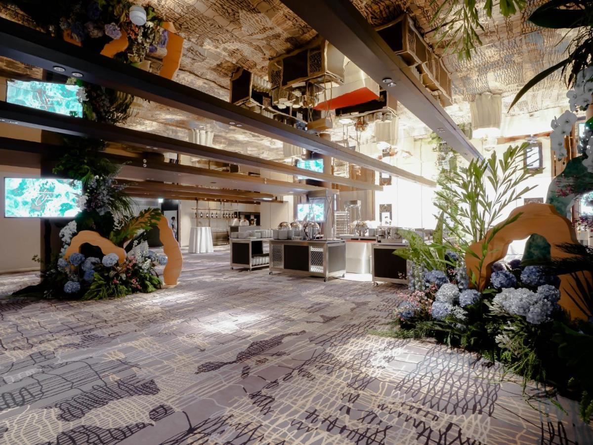 Chatrium Grand Bangkok Eksteriør bilde The interior of the 2018-built terminal