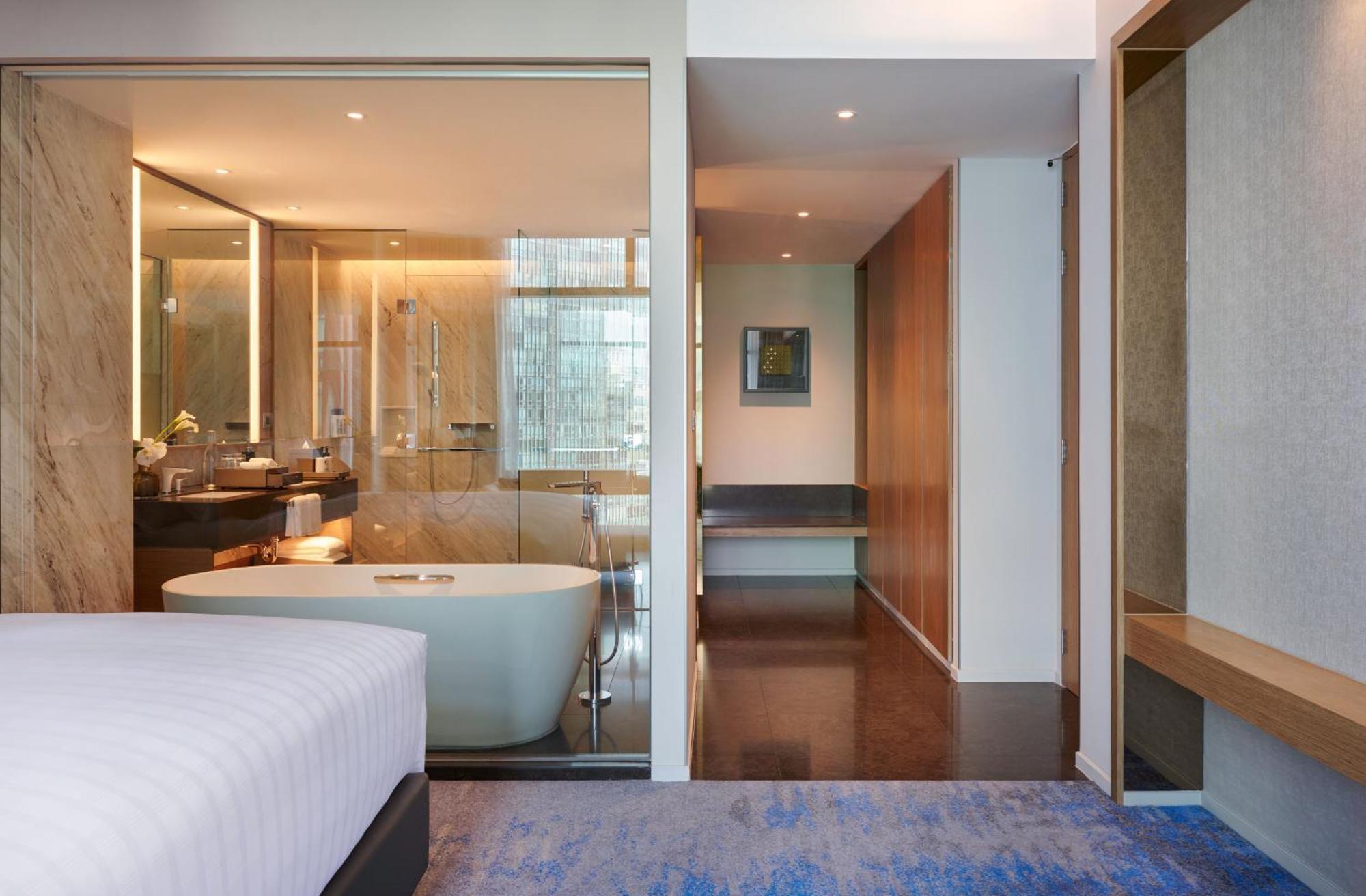Chatrium Grand Bangkok Eksteriør bilde A guest room at the hotel