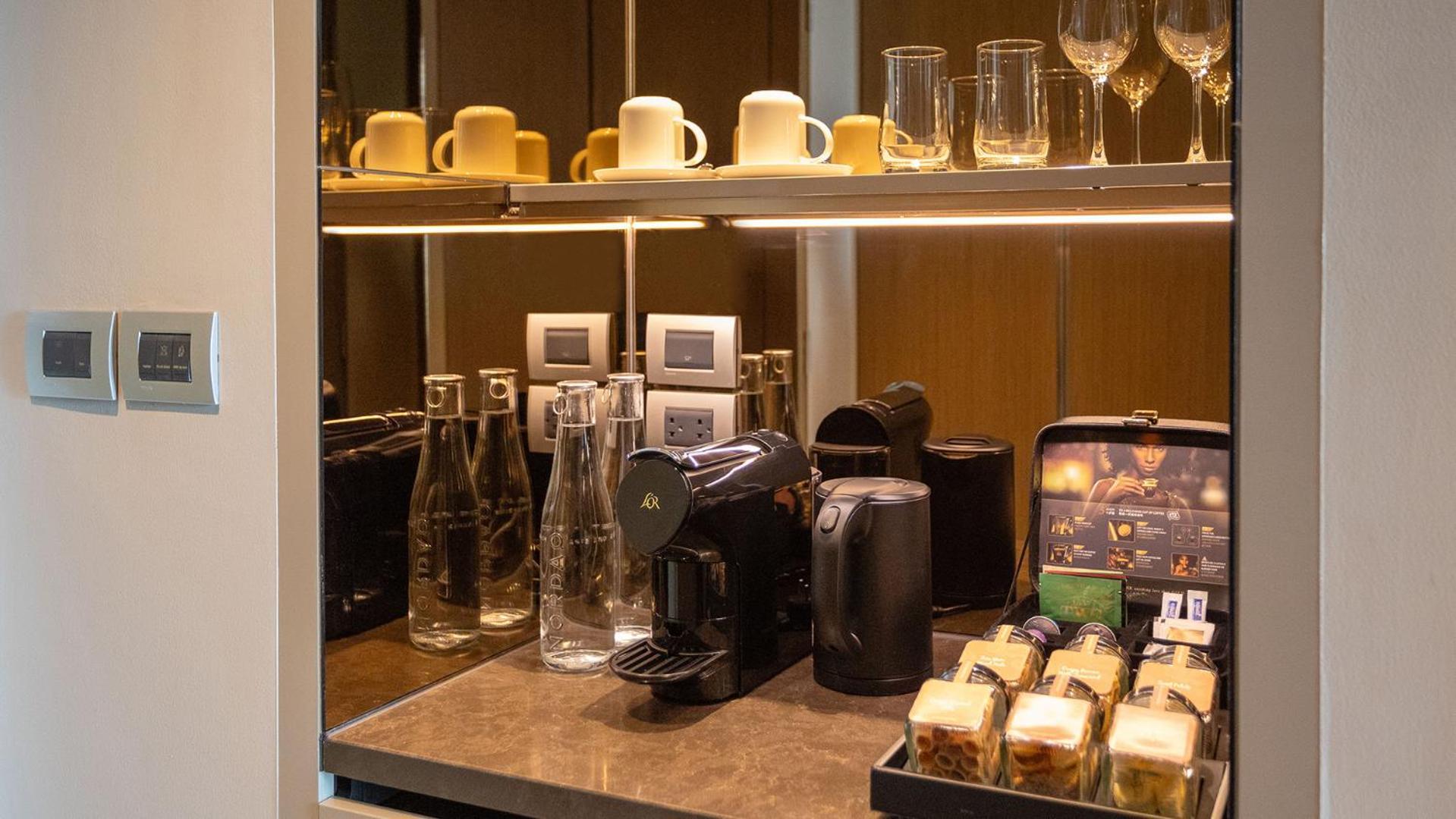 Chatrium Grand Bangkok Eksteriør bilde A Nespresso machine in a hotel room